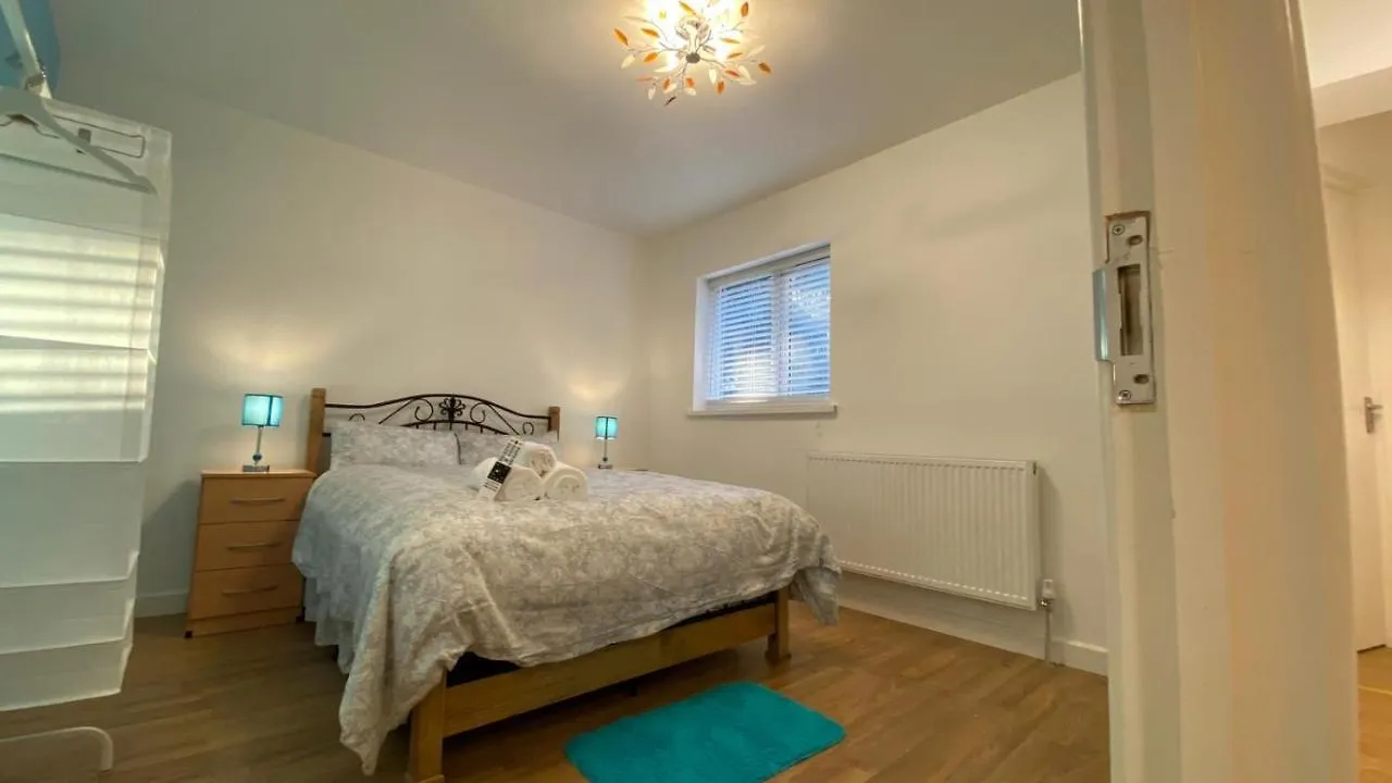 Grand Heights Suites London Bed & Breakfast
