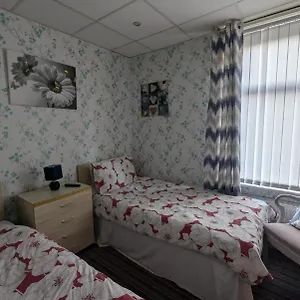 Oyo Wynnstay 3*, Blackpool United Kingdom