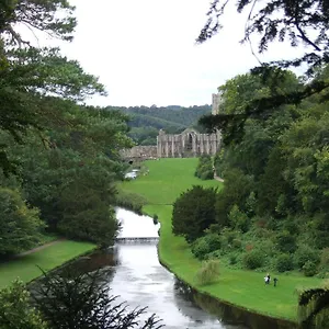 Grants 3*, Harrogate United Kingdom